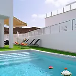 Big Tauro With Private Heated Saltwater Pool & Jacuzzi & Bbq & Game & Arcade Games Villa Mogán