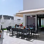 Villa Big Tauro With Private Heated Saltwater Pool & Jacuzzi & Bbq & Game & Arcade Games *